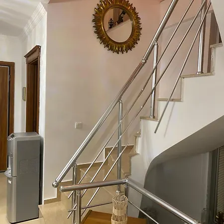 Huzurlu Bir Tatil Icin Alacati Villa Eskiomerler